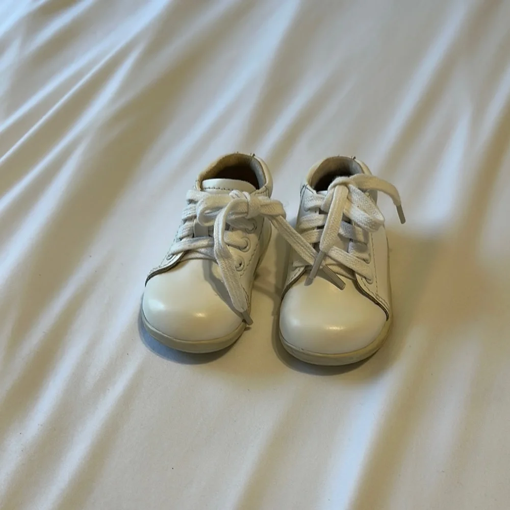 Stride Rite - Infants White Lace-Up Leather Walking Shoes